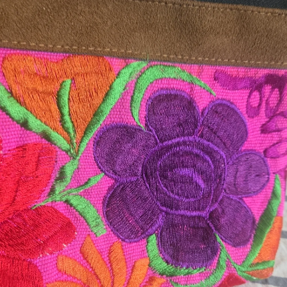 Embroidered Floral Crossbody Bag - Picture 5 of 13